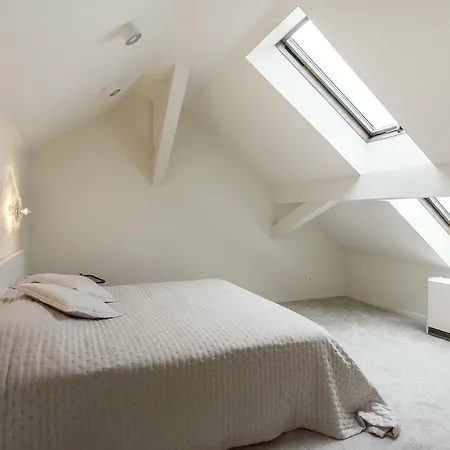Modern Penthouse In The City Center Apartman
